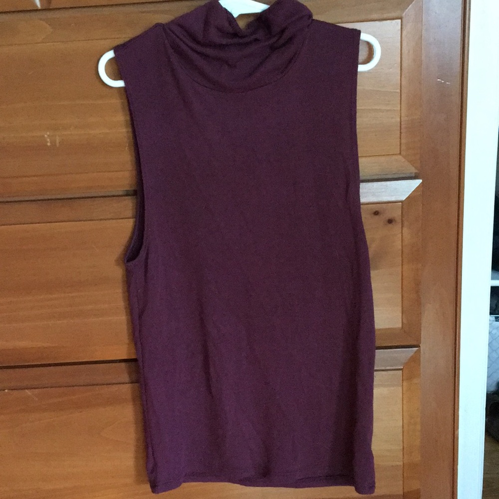 AEO Sleeveless Maroon Turtleneck